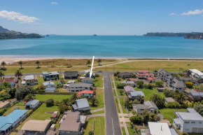 Across the Road to the Beach - Beach House, Whitianga